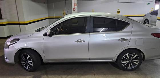 NISSAN VERSA 1.6 16V FLEXSTART SL 4P XTRONIC NISSAN VERSA 1.6 16V FLEXSTART SL 4P XTRONIC